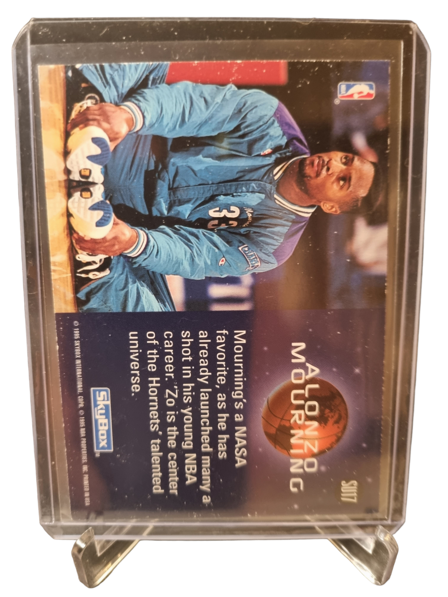 1995 Skybox #SU17 Alonzo Mourning Slamming Universe