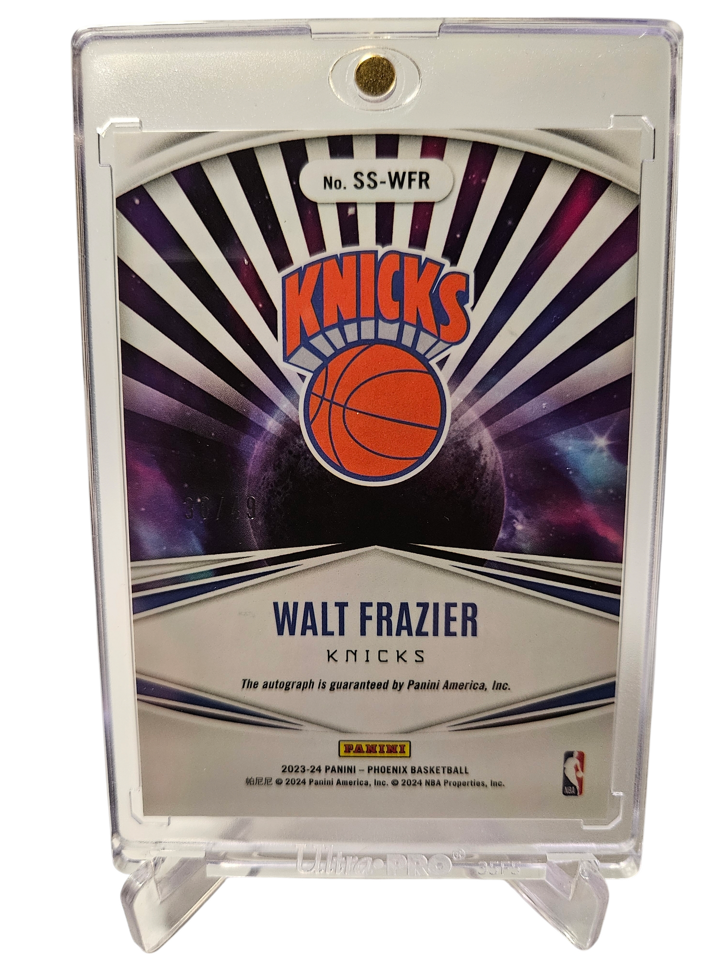 2022-23 Panini Phoenix #SS-WFR Walt Frazier Stellar Autographs Red Purple Scope 30/49
