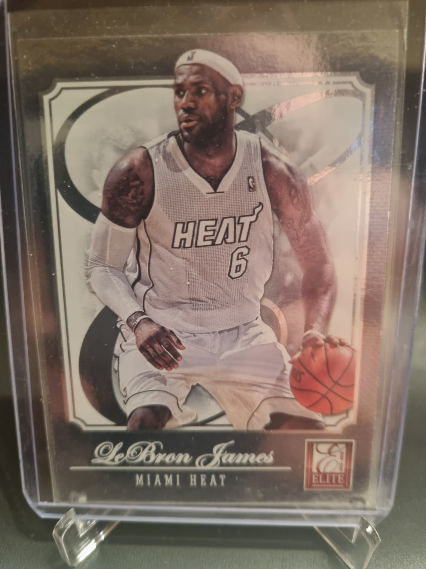 2012-13 Panini Elite #6 Lebron James