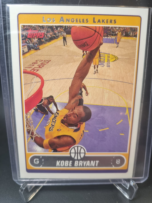 2006 Topps #8 Kobe Bryant
