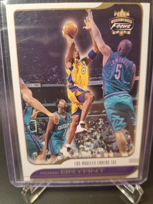 2001-02 Fleer Skybox #9 Kobe Bryant Focus