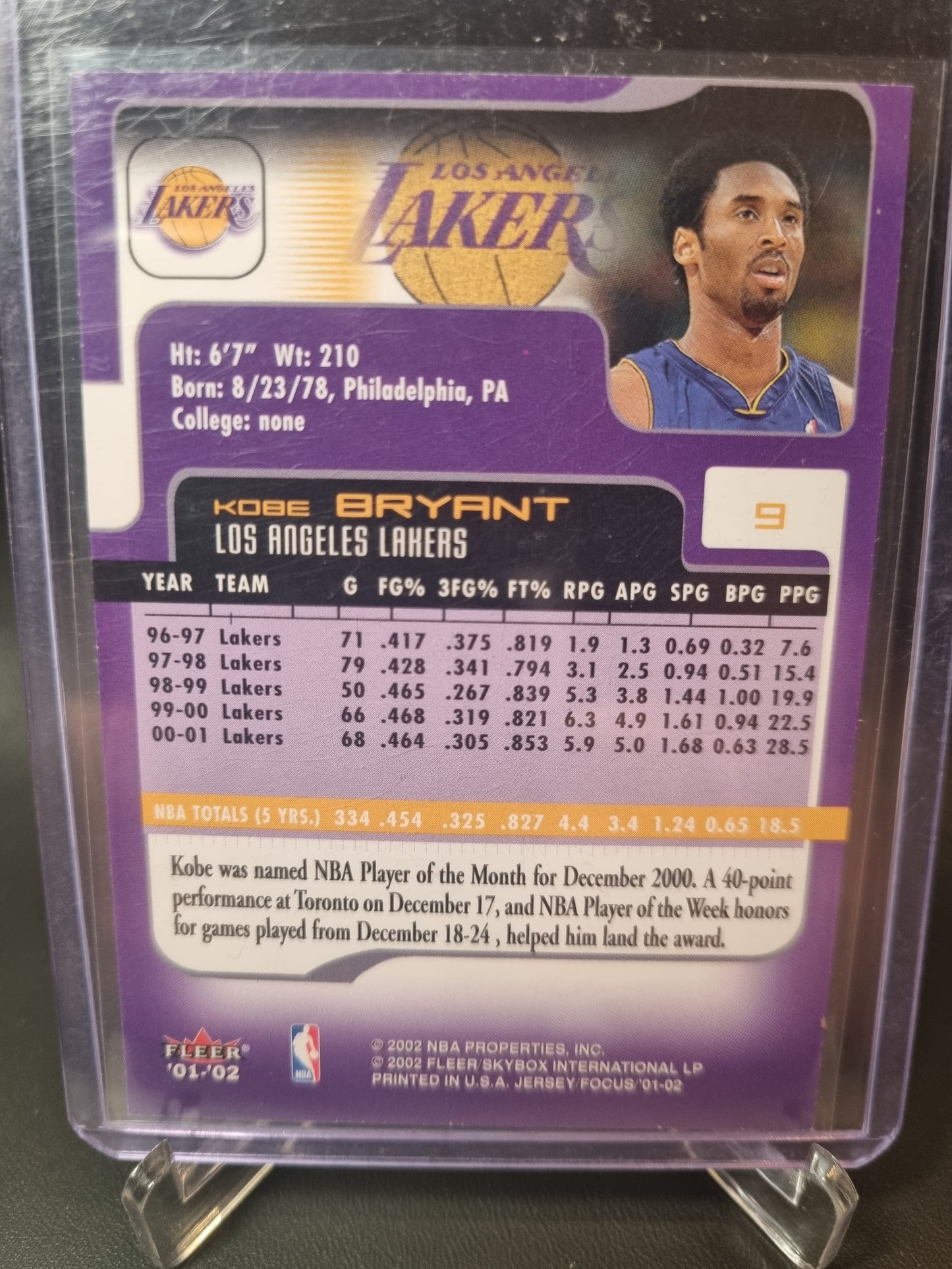 2001-02 Fleer Skybox #9 Kobe Bryant Focus