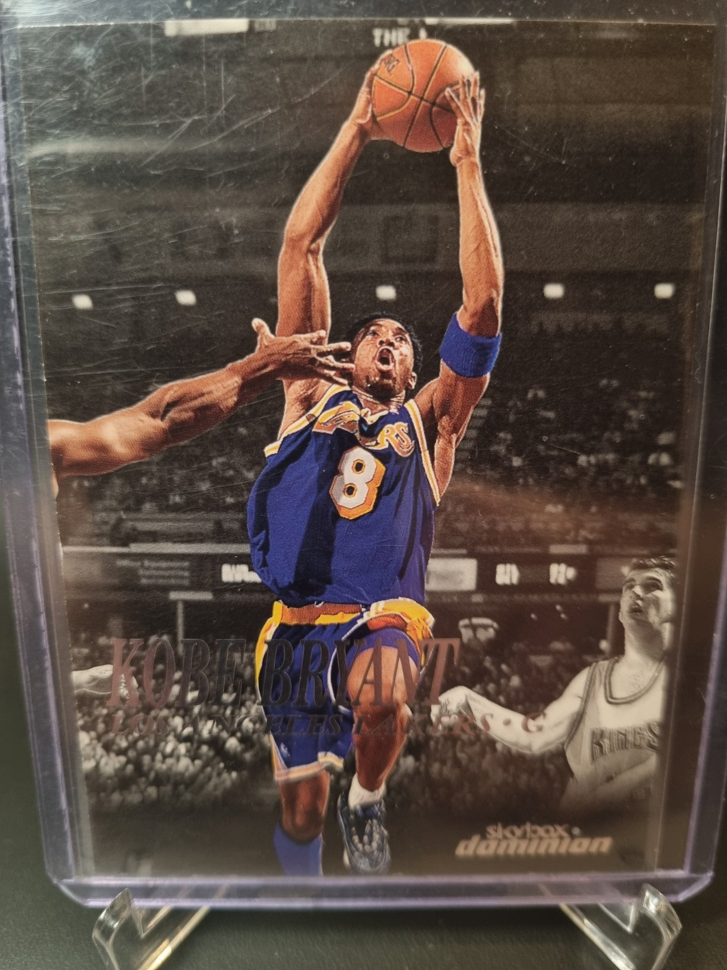 1999 Fleer Skybox #30 Kobe Bryant Dominion