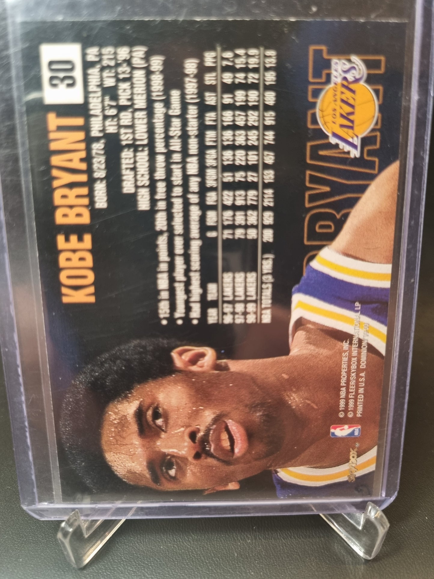 1999 Fleer Skybox #30 Kobe Bryant Dominion