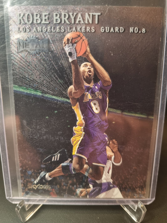 2000 Fleer Skybox #115 Kobe Bryant Metal