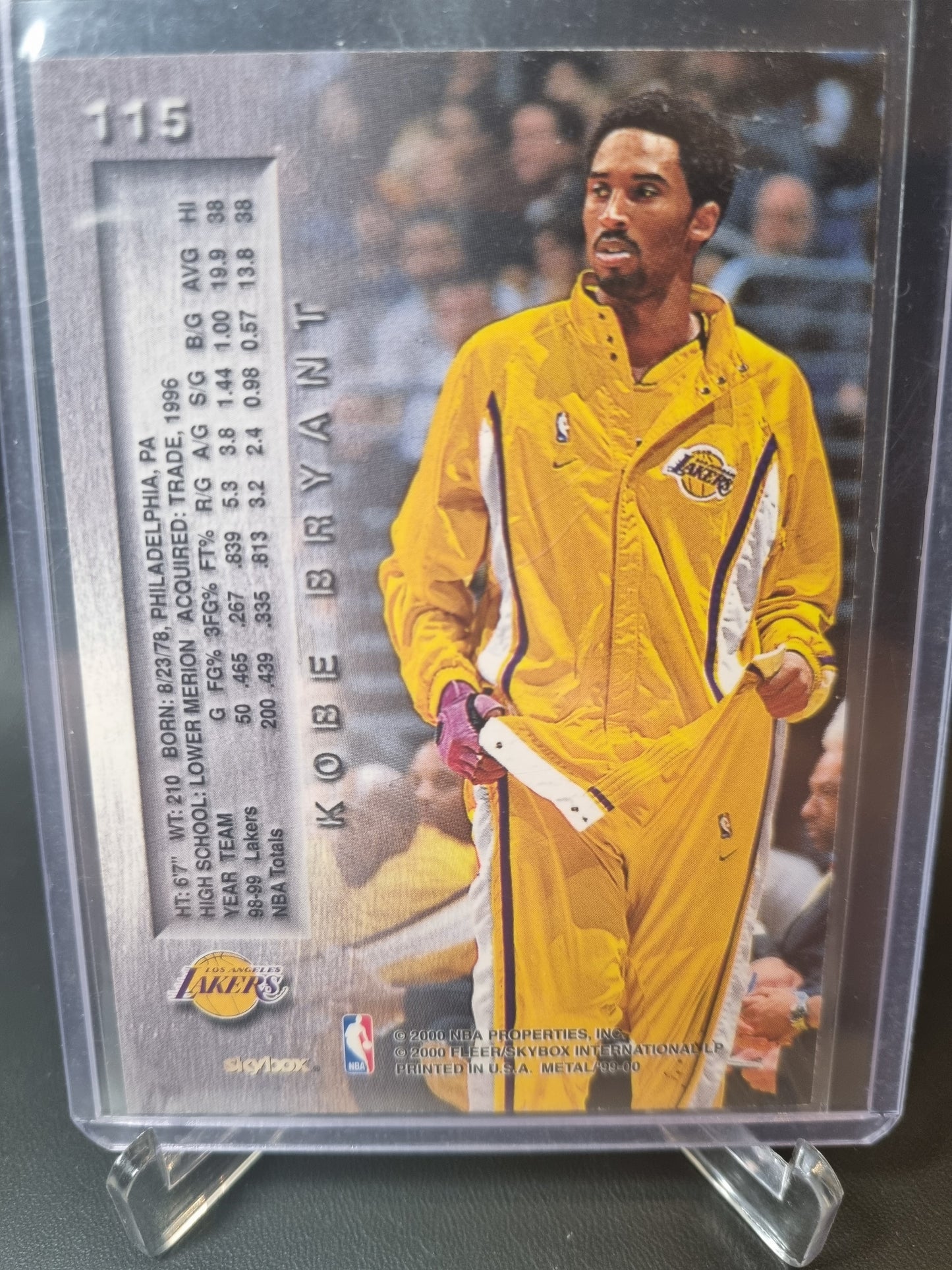 2000 Fleer Skybox #115 Kobe Bryant Metal