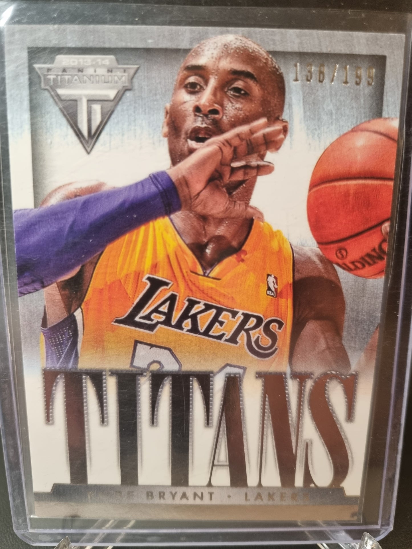 2013-14 Panini-Titanium #4 Kobe Bryant Titans 138/199