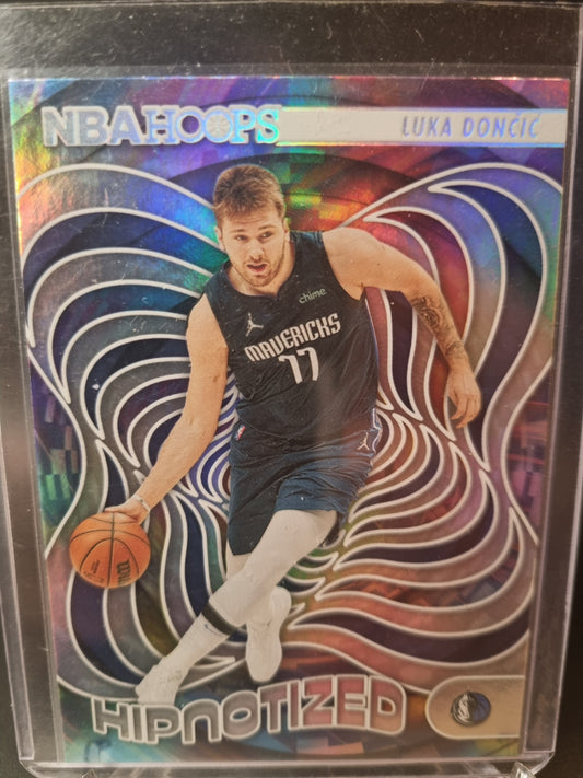 2022-23 Panini Hoops #8 Luka Doncic Hypnotized