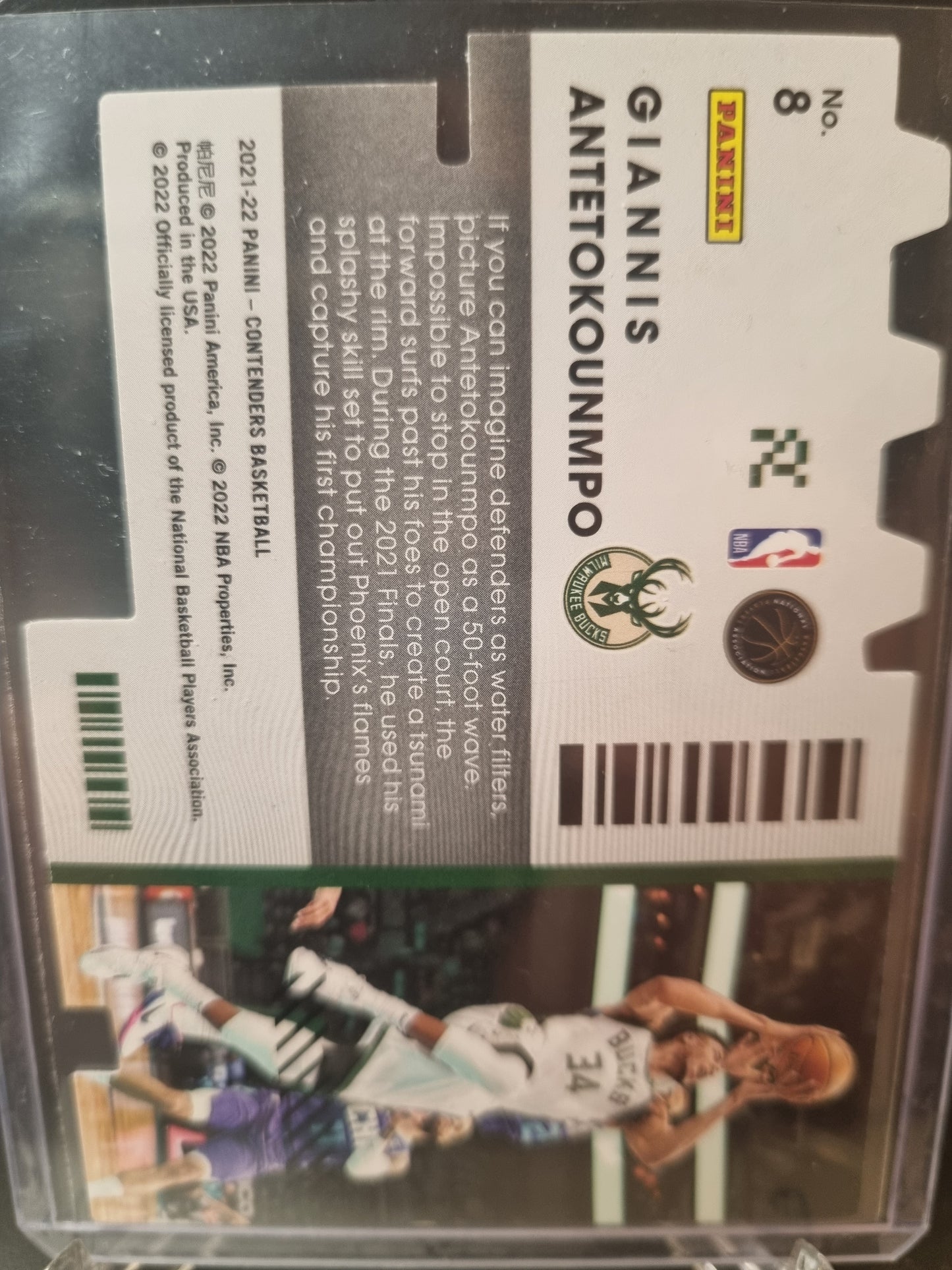 2021-22 Panini Contenders #8 Giannis Antetokounmpo Superstar Die Cut