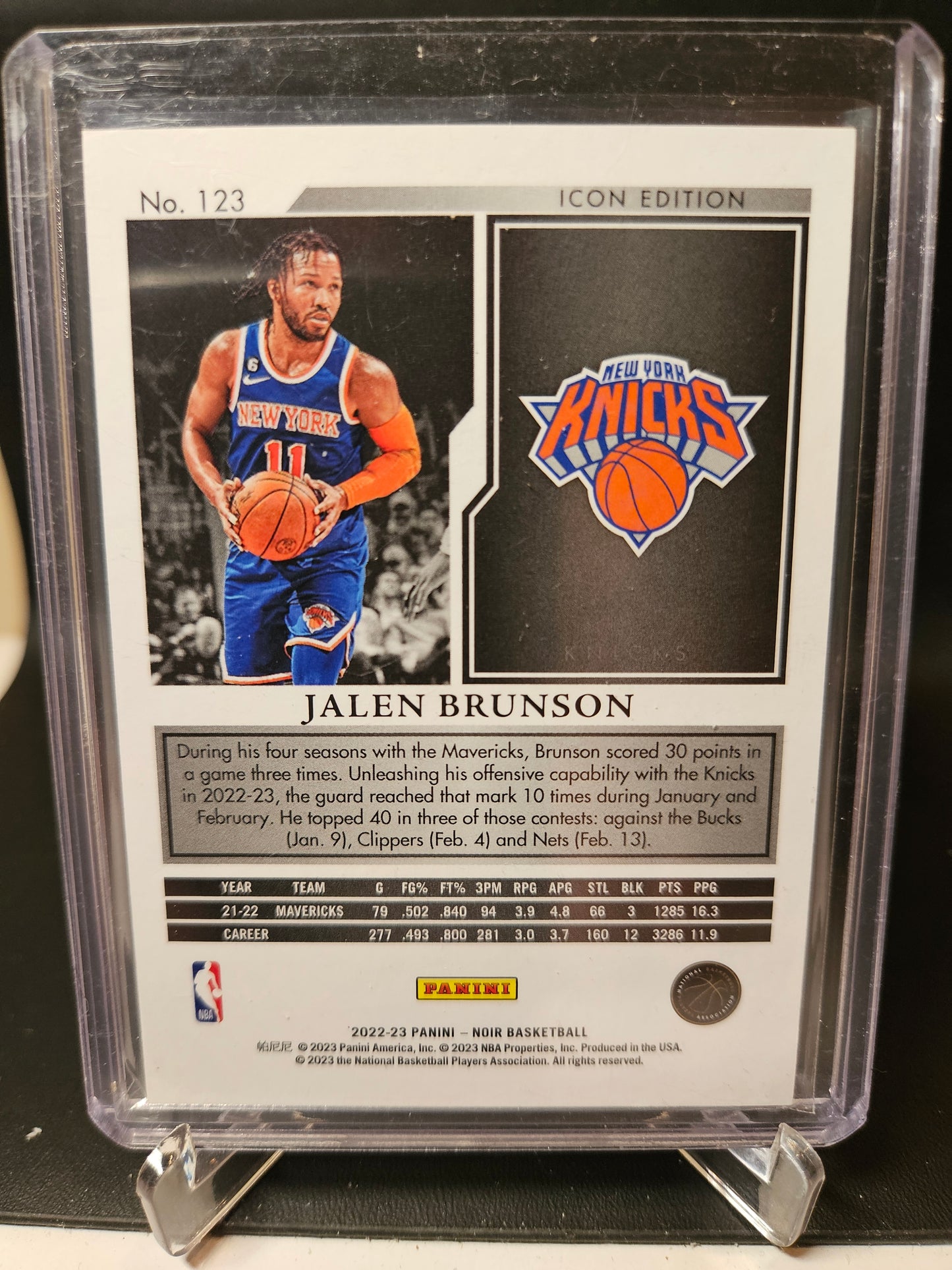 2022-23 Panini Noir #123 Jalen Brunson 12/99