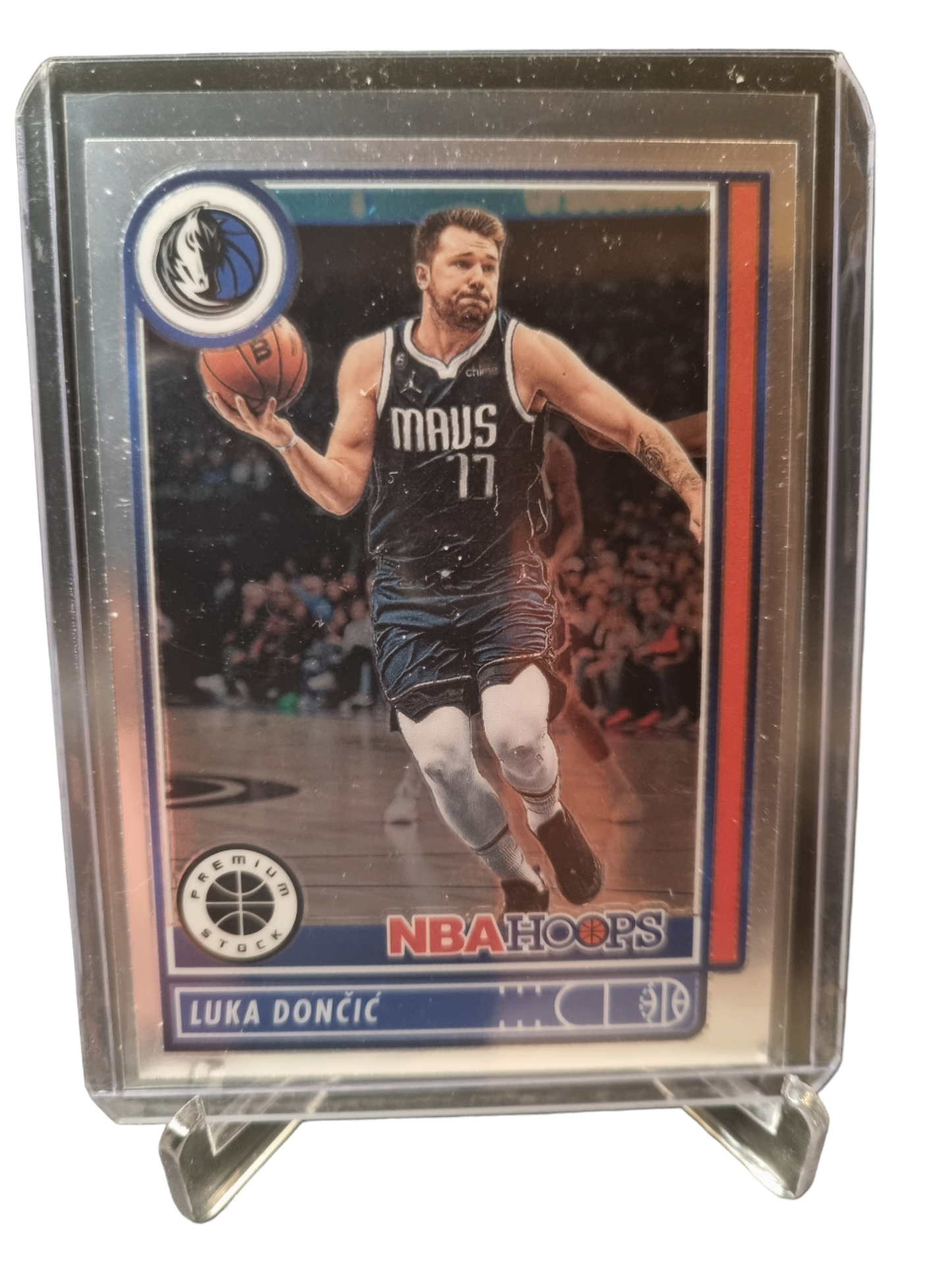 2022-23 Panini Chronicles Hoops Premium Stock #596 Luka Doncic