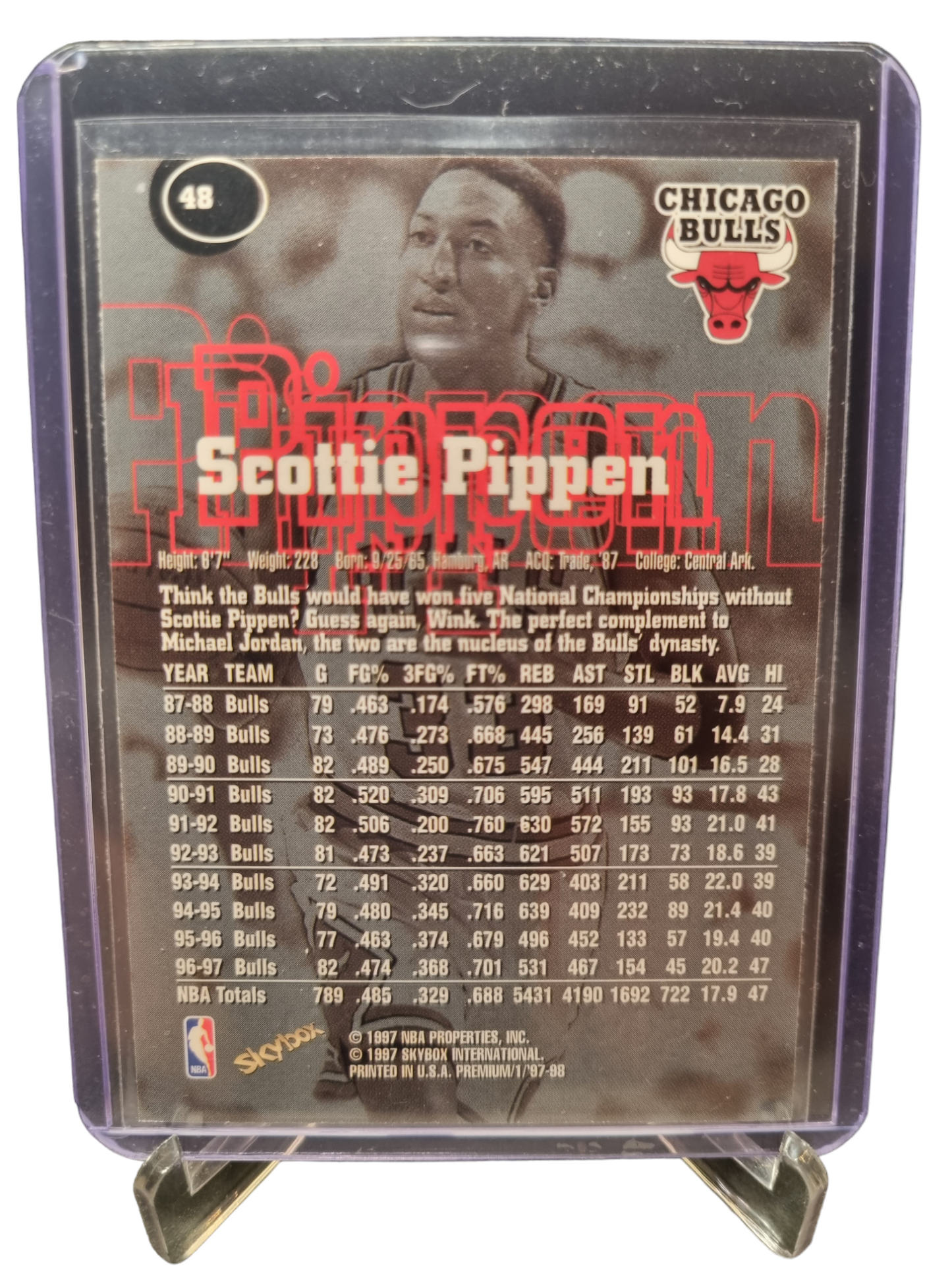 1997 Skybox Premium #48 Scottie Pippen