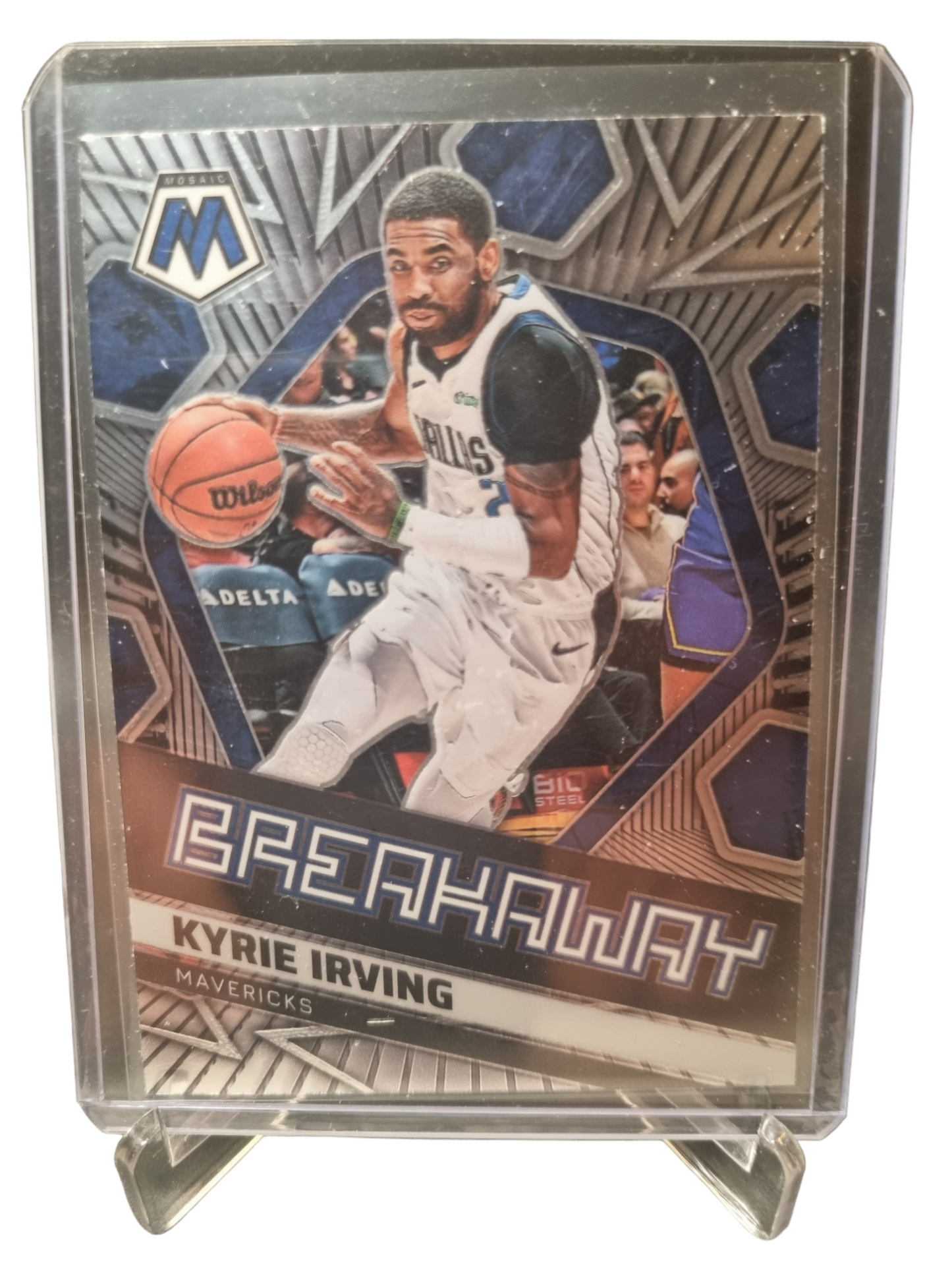 2022-23 Panini Mosaic #5 Kyrie Irving Breakaway