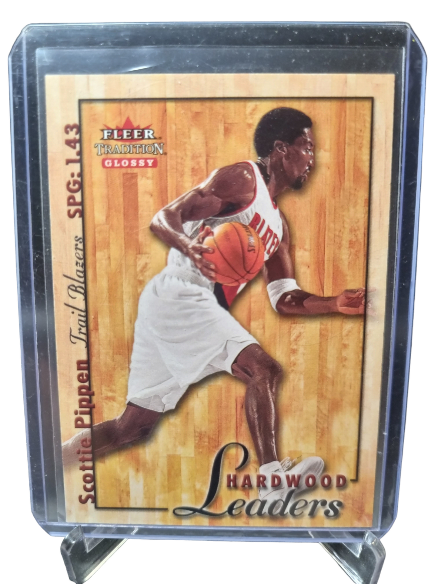 2000-01 Fleer #4 of 15 HL Scottie Pippen Hardwood Leaders