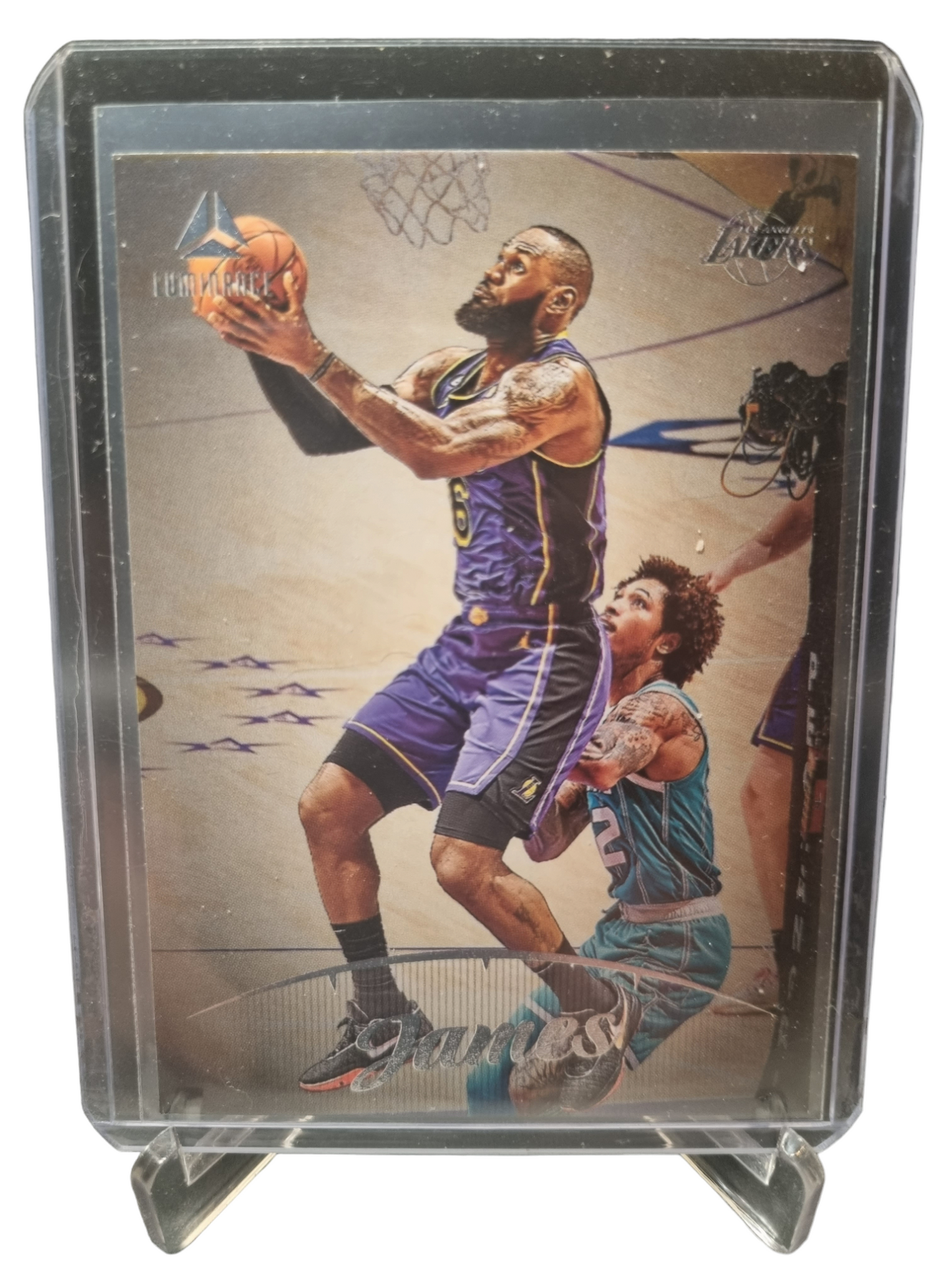 2022-23 Panini Chronicles Luminance #153 Lebron James