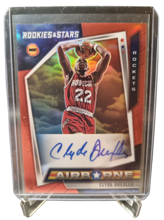 2021-22 Panini Chronicles Rookies And Stars #AIR-CLV Clyde Drexler Airborne Prizm Autograph