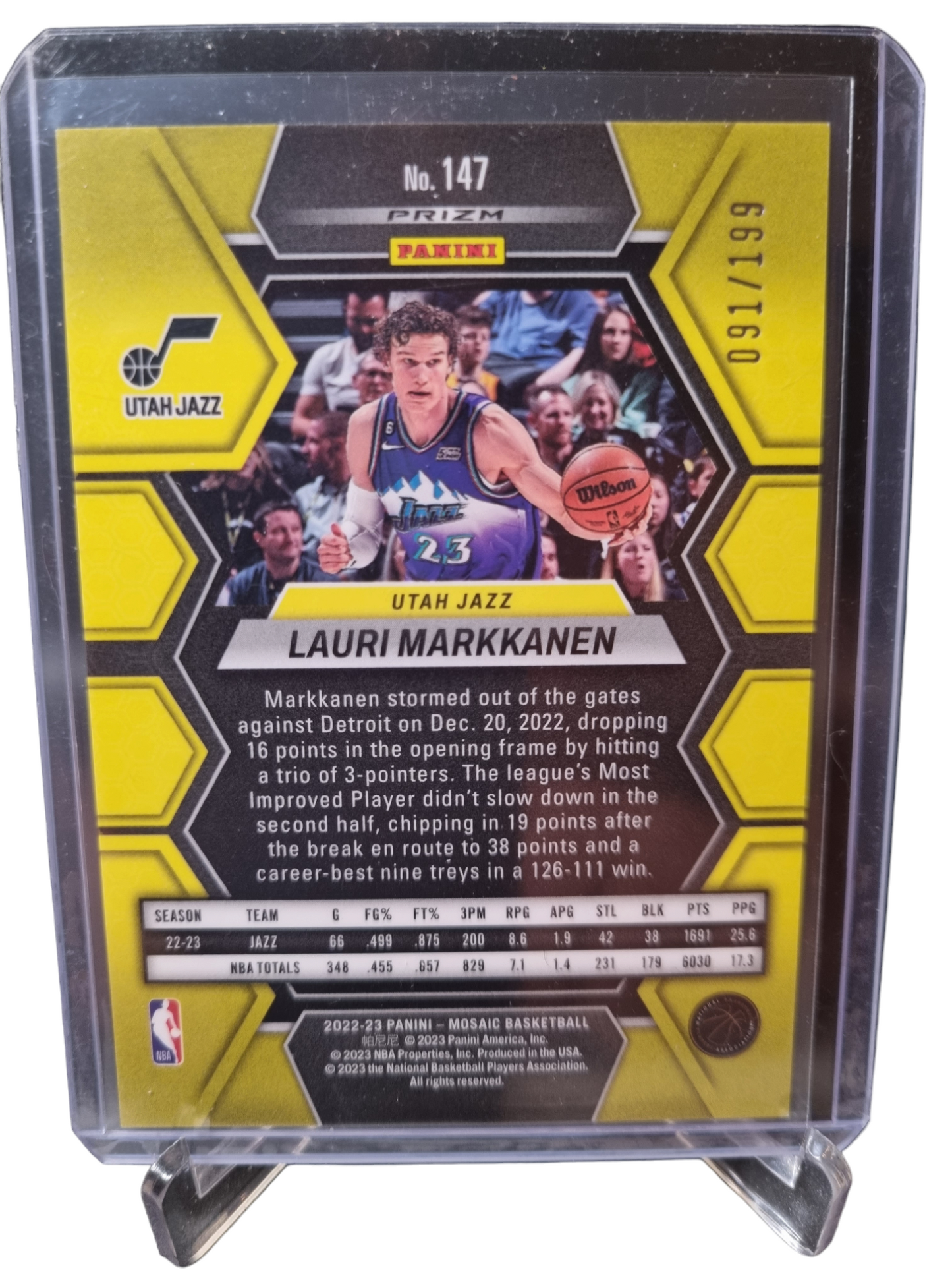 2022-23 Panini Mosaic #147 Lauri Markkanen Blue Prizm 091/199