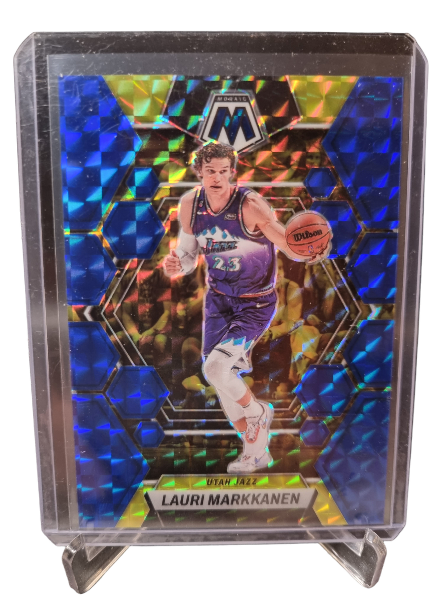 2022-23 Panini Mosaic #147 Lauri Markkanen Blue Prizm 091/199