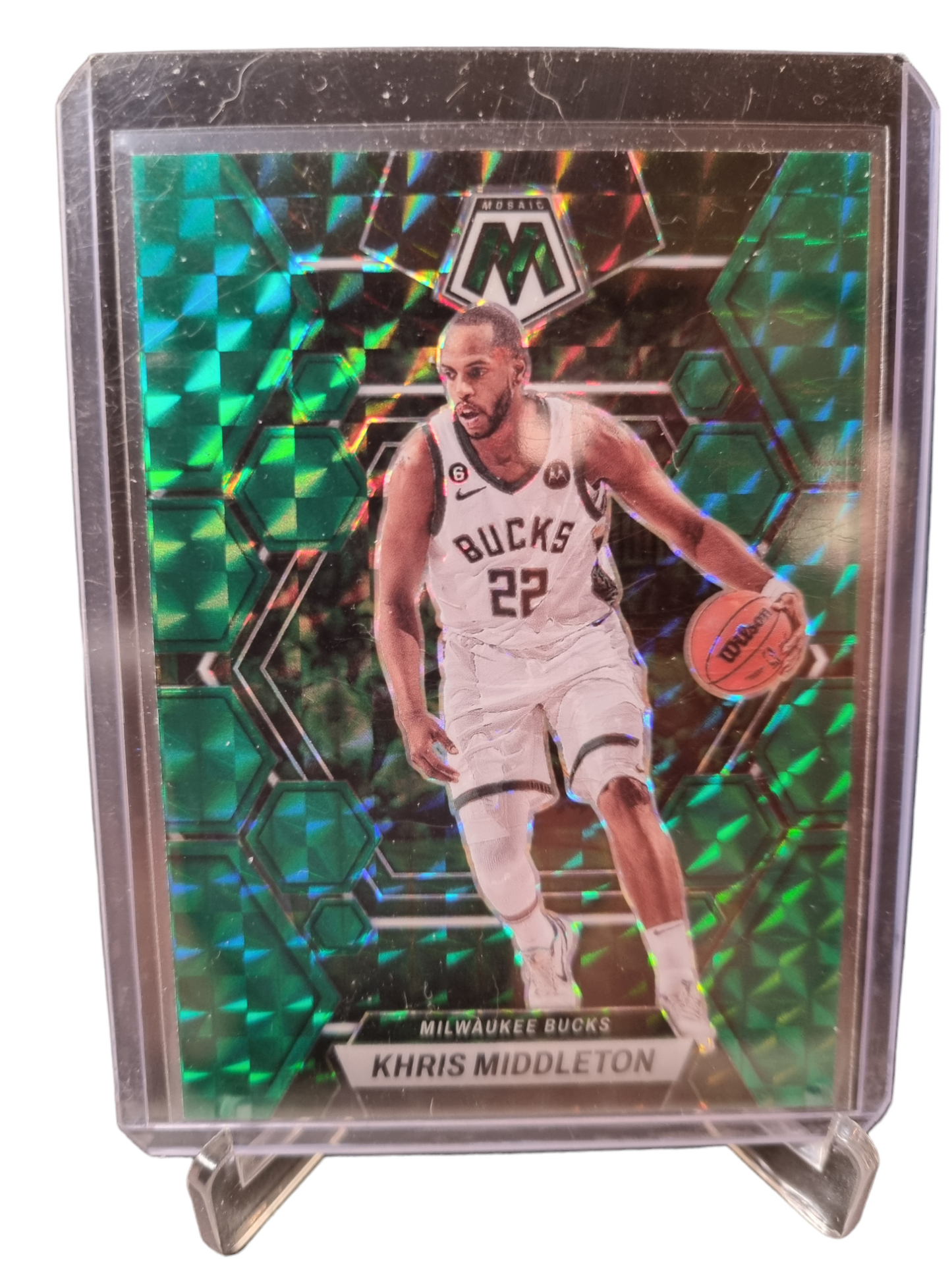 2022-23 Panini Mosaic #66 Khris Middleton Green Mosaic Prizm