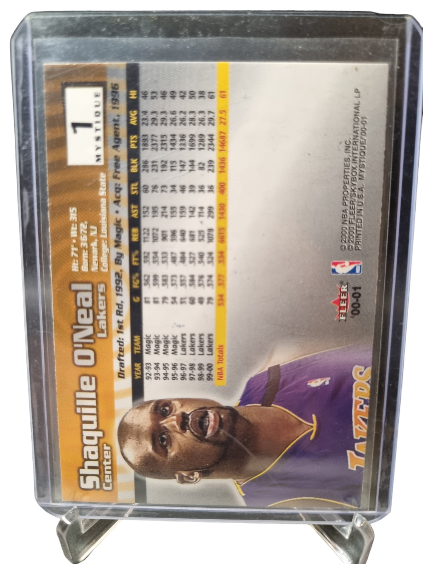 2000-01 Fleer #1 Shaquille O'Neal Mystique