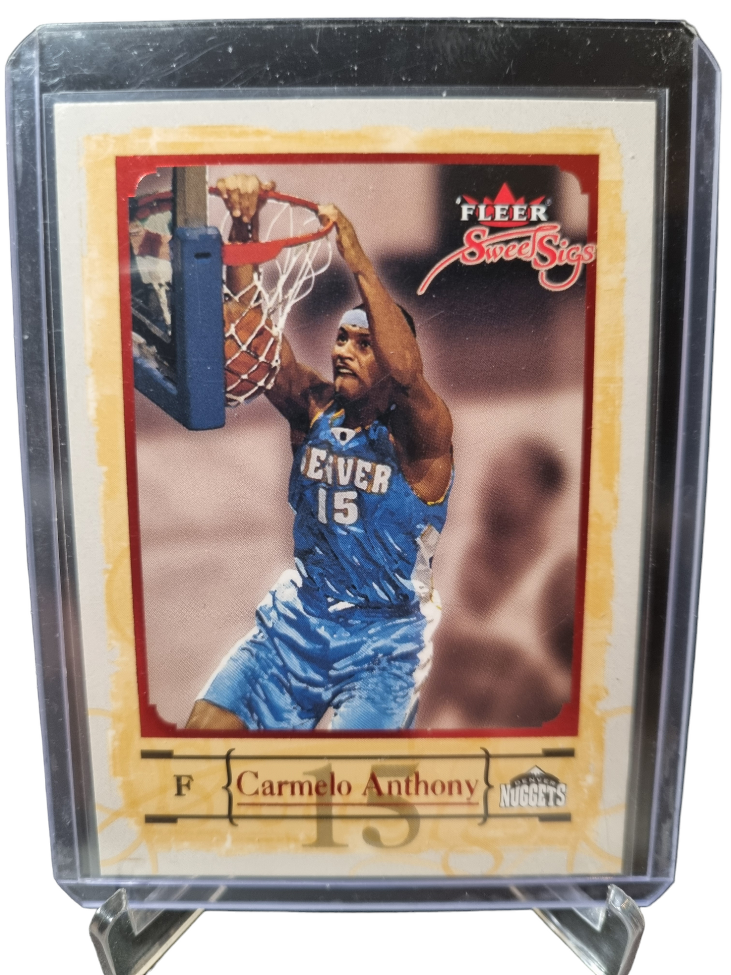 2004-05 Fleer #22 Carmelo Anthony Sweet Sigs