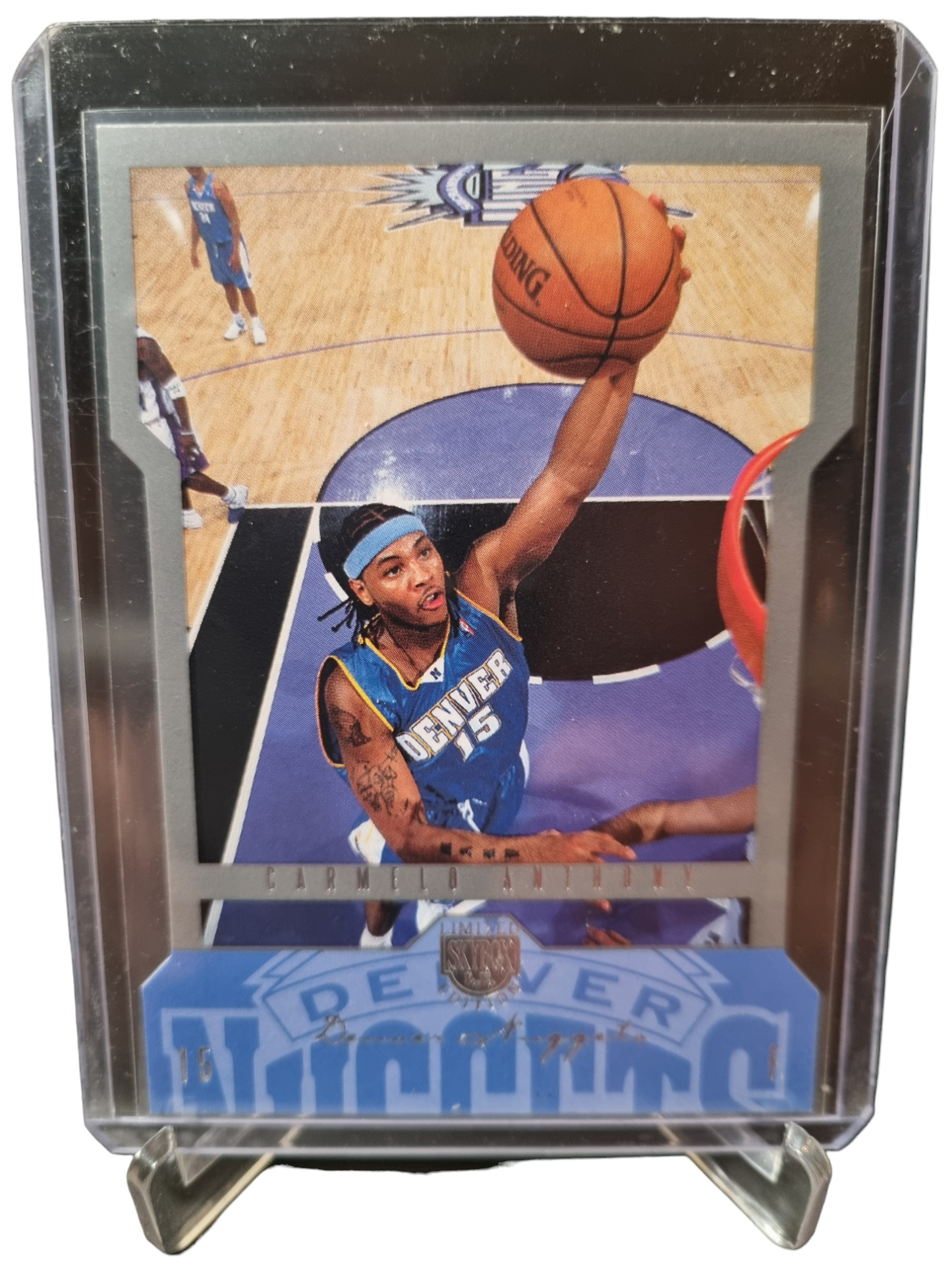 2004-05 Skybox #23 Carmelo Anthony Skybox Limited Edition Die Cut