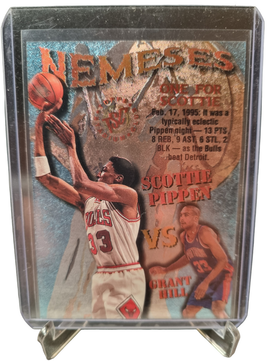 1995 Topps #N6 Scottie Pippen vs Grant Hill Nemesis