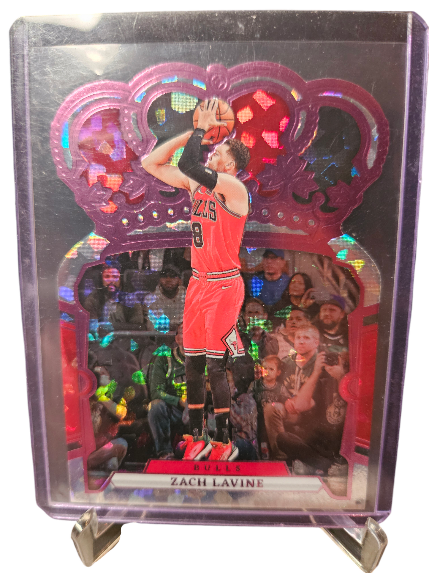 2023-24 Panini Crown Royale #58 Zach Lavine Pink Cracked Ice 33/75