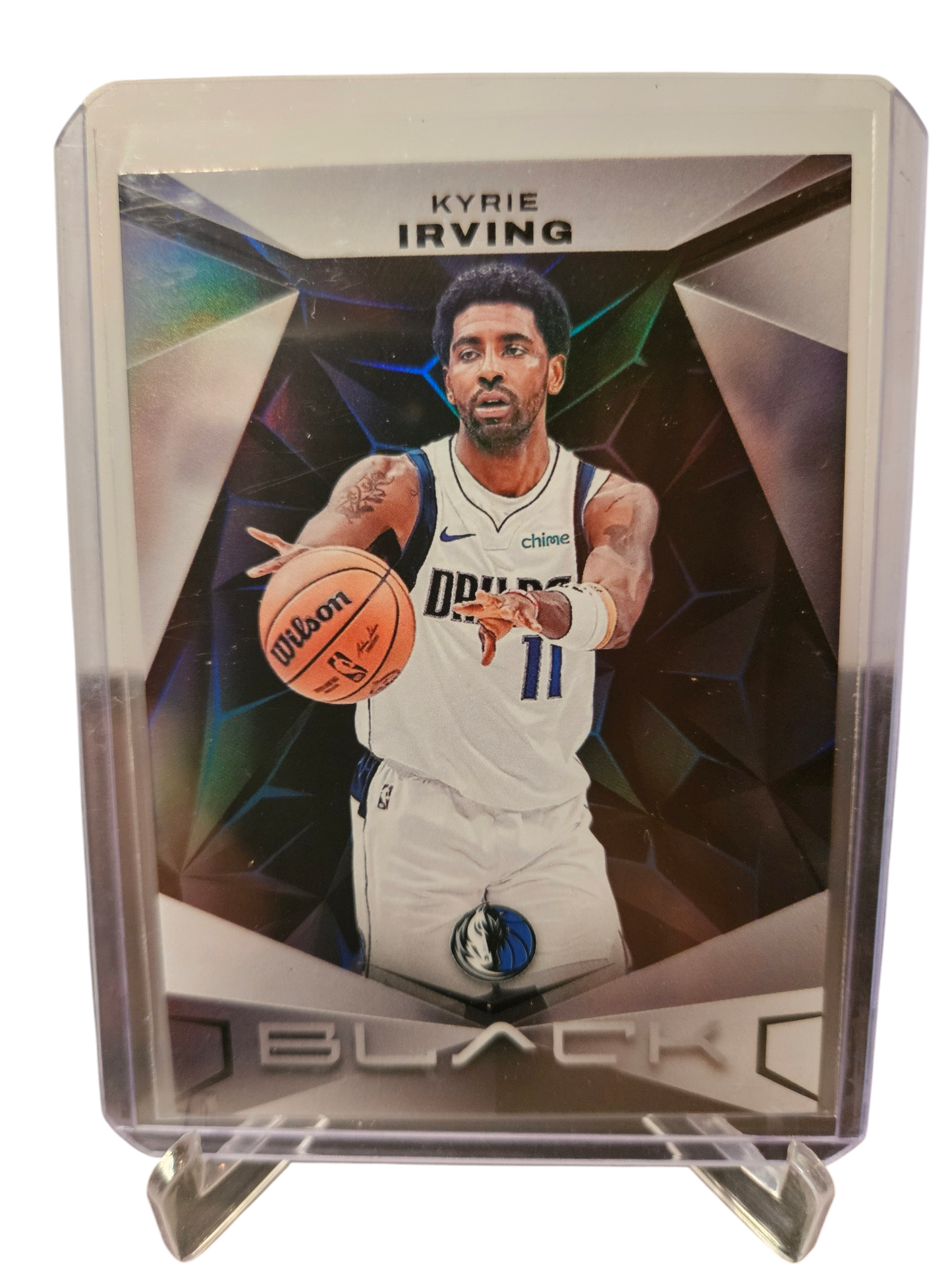 2023-24 Panini Black #17 Kyrie Irving