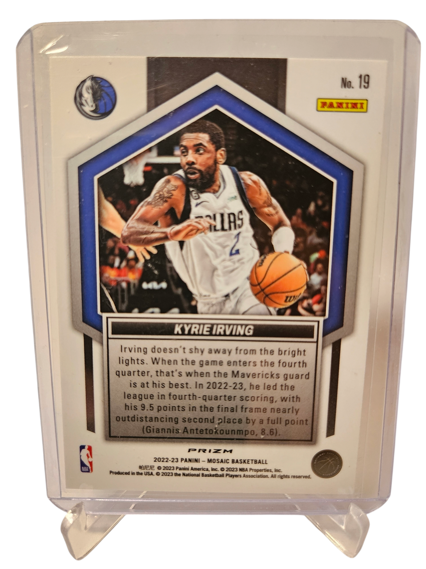 2022-23 Panini Mosaic #19 Kyrie Irving Straight Fire Mosaic Prizm SP