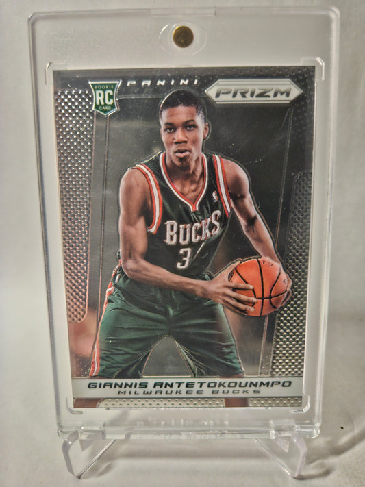 2022-23 Panini Chronicles Rookies And Stars #123 Giannis Antetokounmpo