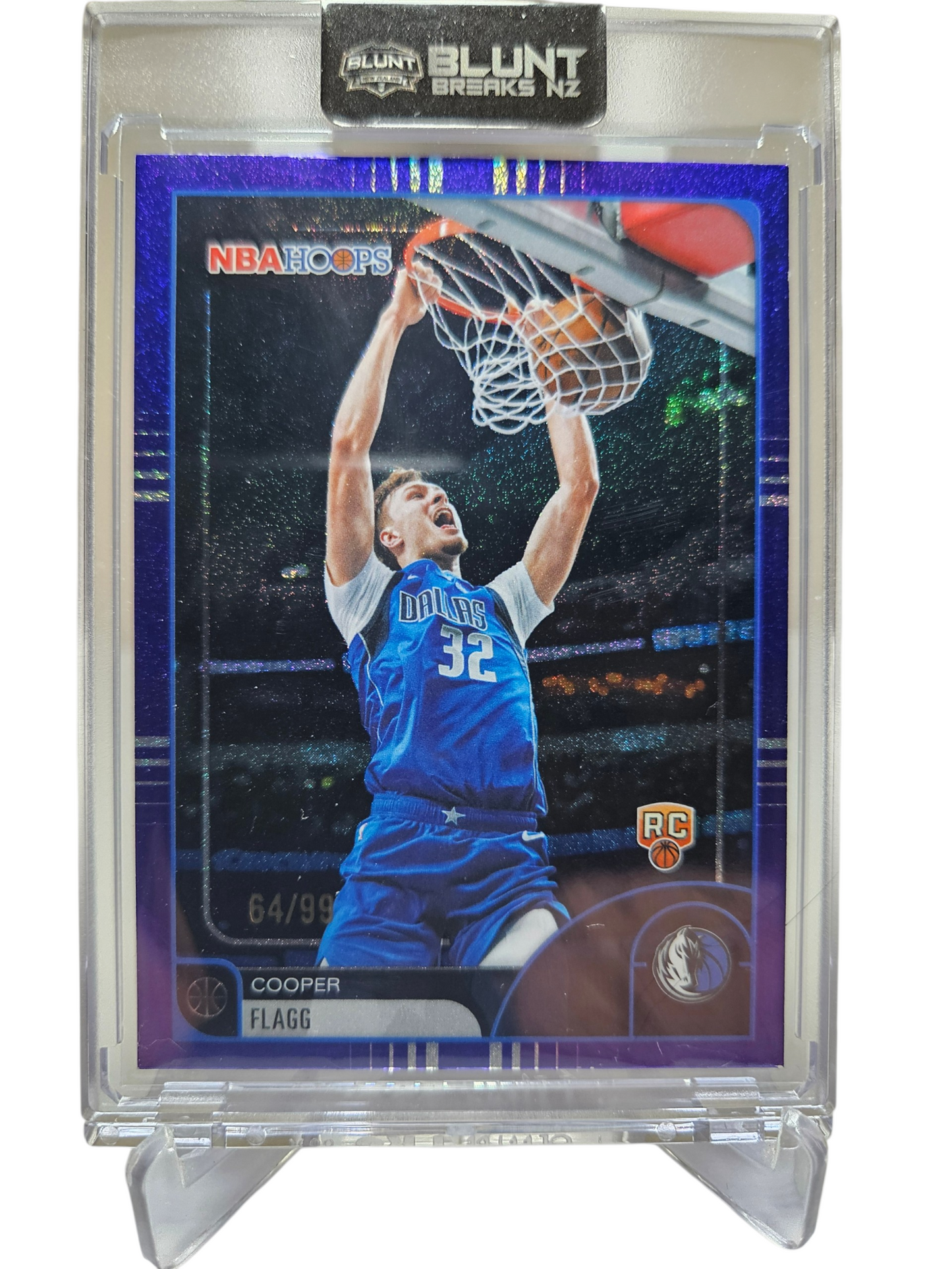 2025-26 Topps Hoops #35 Cooper Flag Rookie Card Purple Pixel Burst 64/99
